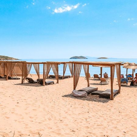 Isida Andros Hotel Áyios Pétros Eksteriør billede